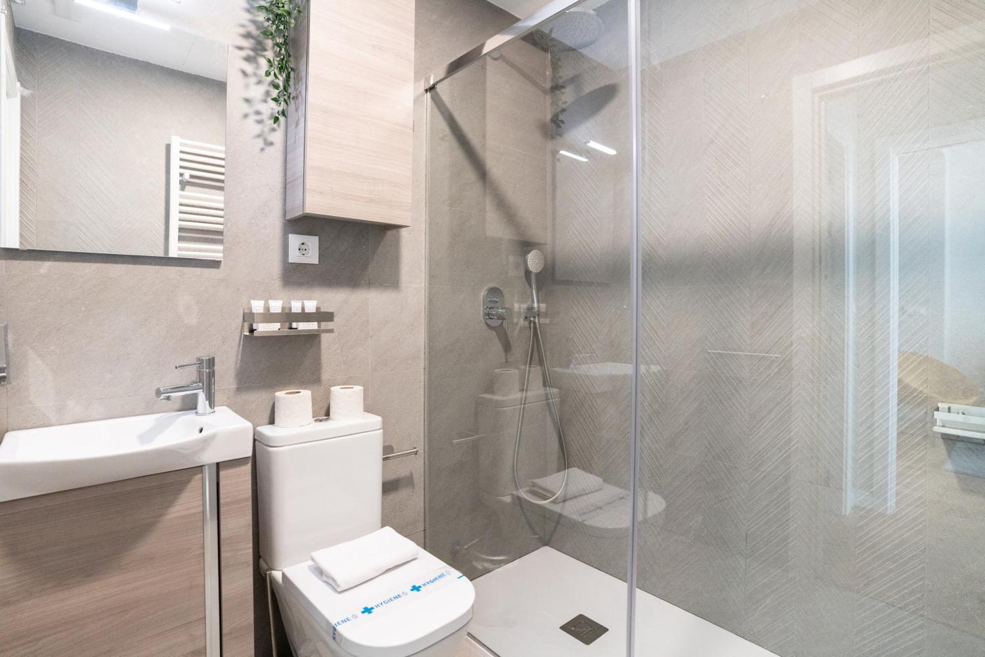 Bright And Airy 2 Bedroom Apartment In Madrid Kültér fotó